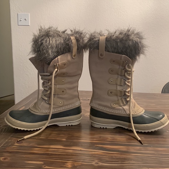 Sorel Waterproof Faux Fur Top Snow Boots - Picture 2 of 6